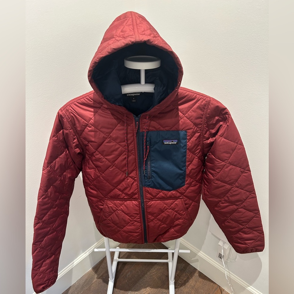 Patagonia Red Quilted Hooded Jacket S men